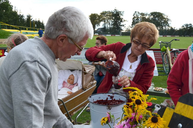 Częstowali i bawili w klimacie dawnej wsi (zdjęcia)