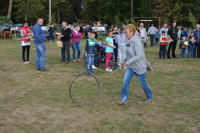 Częstowali i bawili w klimacie dawnej wsi (zdjęcia)