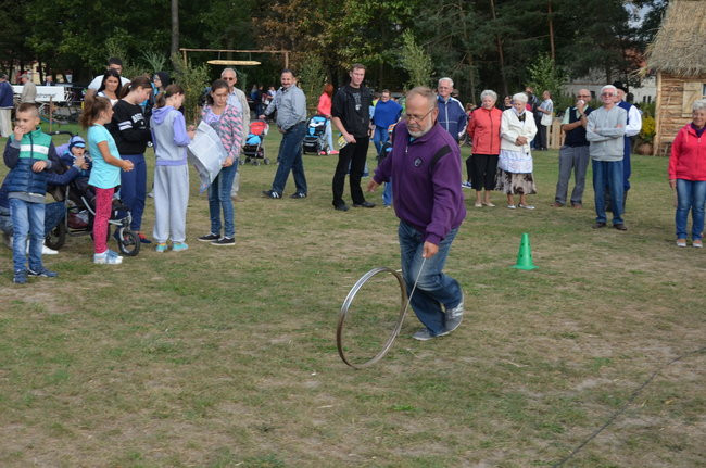 Częstowali i bawili w klimacie dawnej wsi (zdjęcia)
