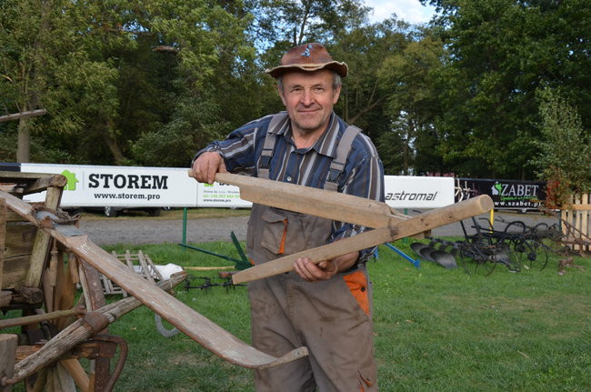 Częstowali i bawili w klimacie dawnej wsi (zdjęcia)