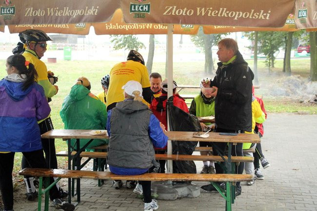 Święto Pieczonego Ziemniaka pod znakiem deszczu (dźwięk i zdjęcia)