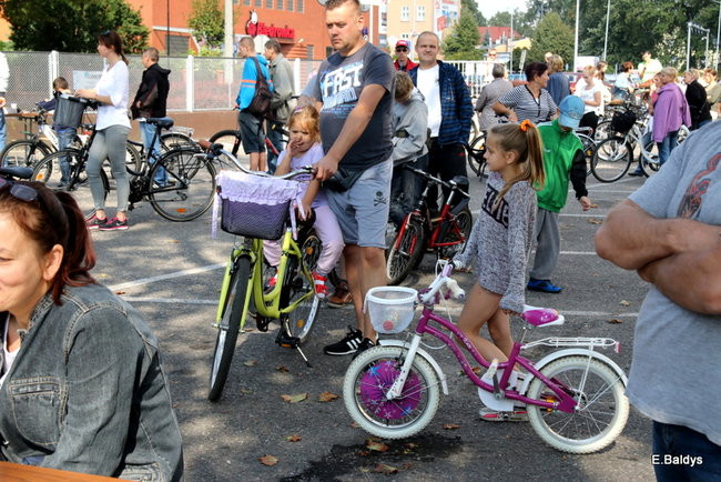 Duże zainteresowanie znakowaniem rowerów (wideo i zdjęcia)