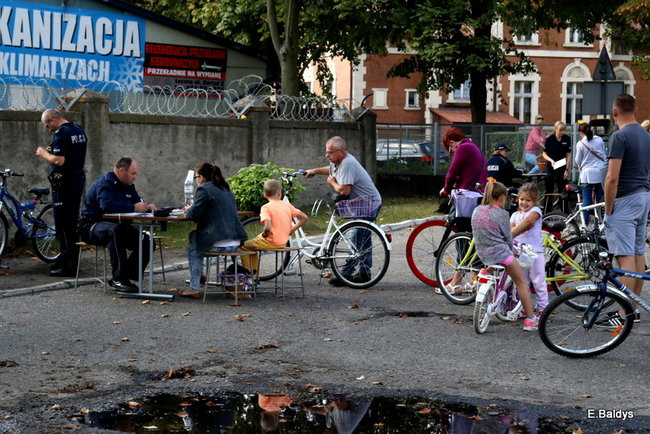 Duże zainteresowanie znakowaniem rowerów (wideo i zdjęcia)