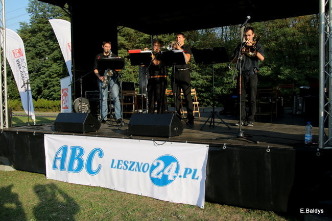 Słoneczne pożegnanie lata pod wiatrakami (zdjęcia)