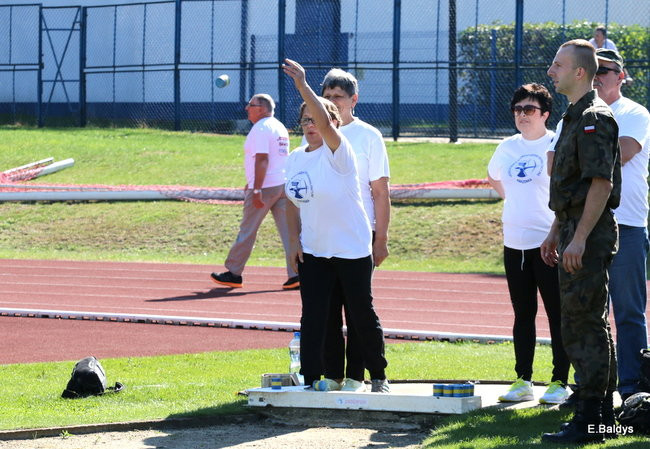 Olimpiada seniorów na stadionie (zdjęcia)