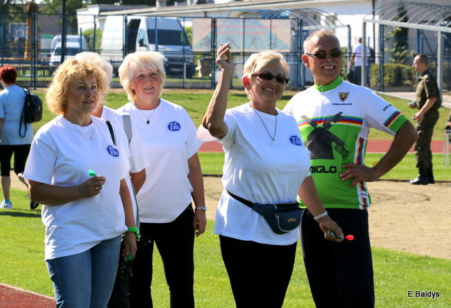 Olimpiada seniorów na stadionie (zdjęcia)