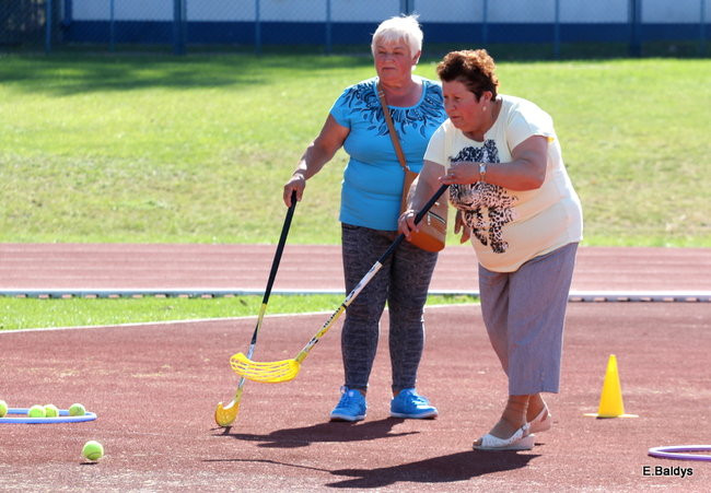 Olimpiada seniorów na stadionie (zdjęcia)