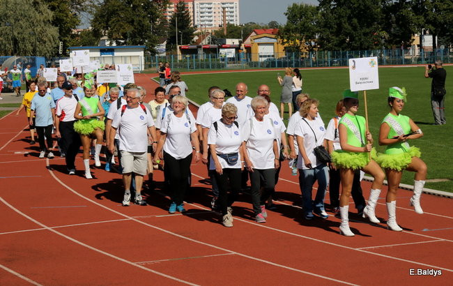 Olimpiada seniorów na stadionie (zdjęcia)