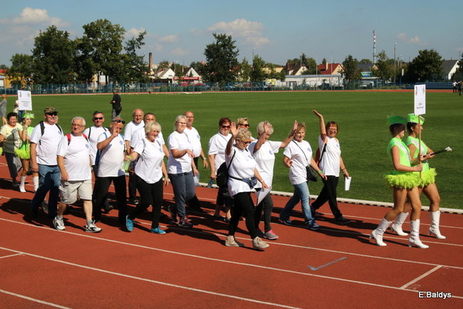 Olimpiada seniorów na stadionie (zdjęcia)