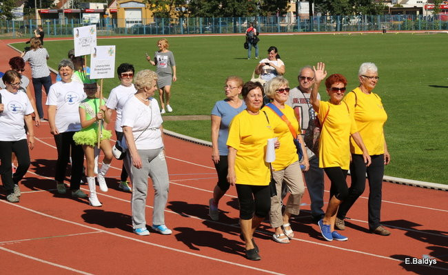 Olimpiada seniorów na stadionie (zdjęcia)