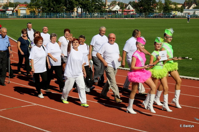 Olimpiada seniorów na stadionie (zdjęcia)
