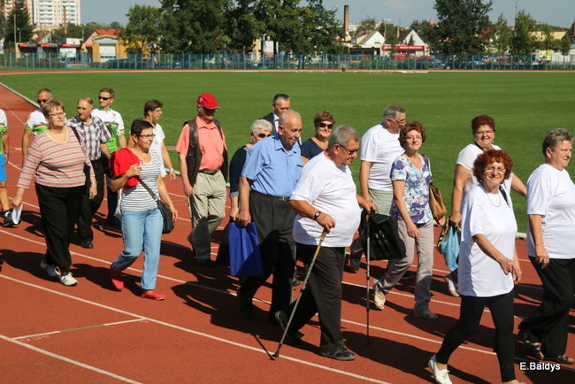 Olimpiada seniorów na stadionie (zdjęcia)