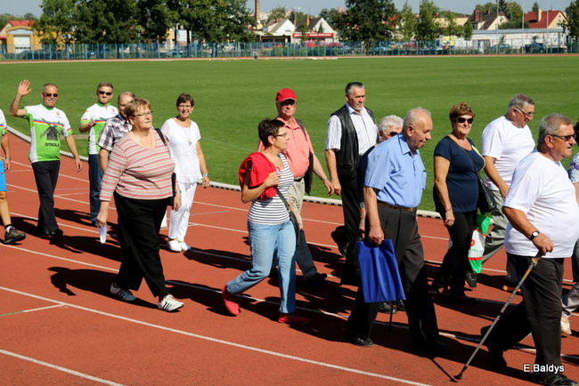 Olimpiada seniorów na stadionie (zdjęcia)