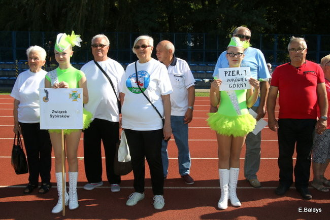 Olimpiada seniorów na stadionie (zdjęcia)