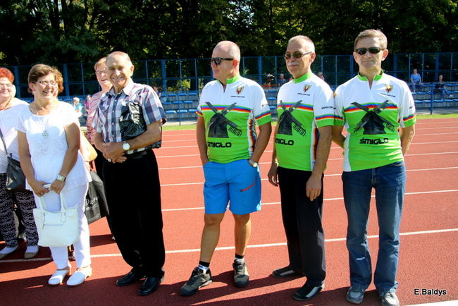 Olimpiada seniorów na stadionie (zdjęcia)
