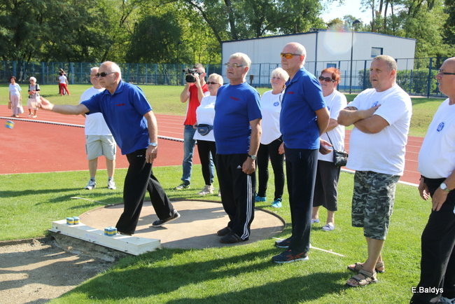 Olimpiada seniorów na stadionie (zdjęcia)