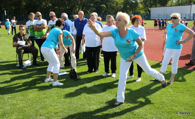 Olimpiada seniorów na stadionie (zdjęcia)