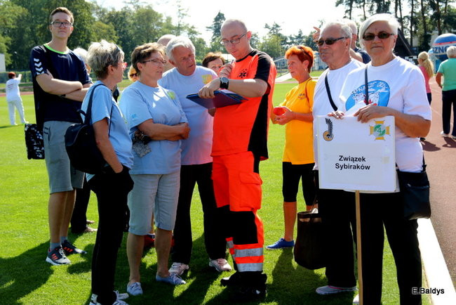 Olimpiada seniorów na stadionie (zdjęcia)