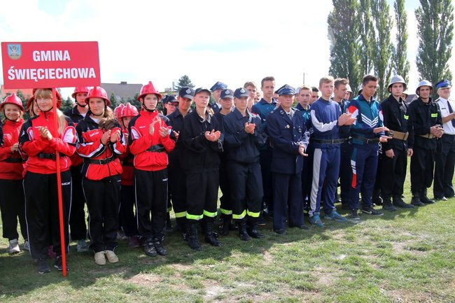 Święciechowę opanowali strażacy (zdjęcia)