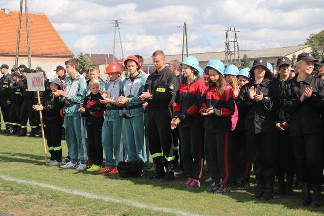Święciechowę opanowali strażacy (zdjęcia)
