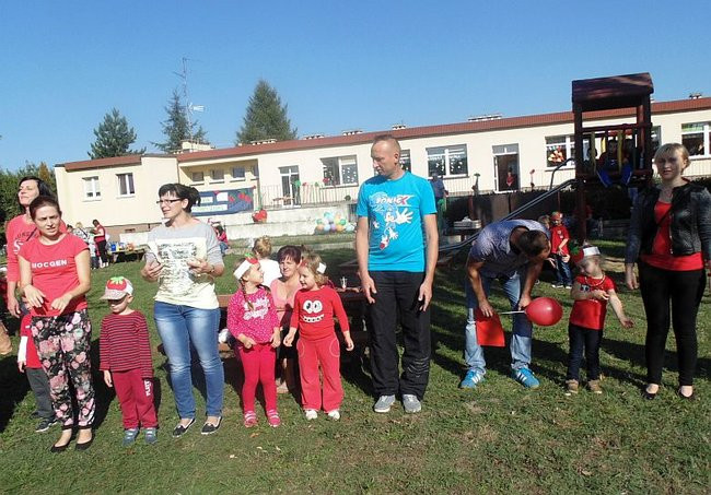 Przedszkolaki uczą się pomagać innym (zdjęcia)