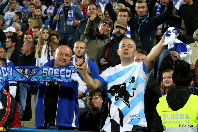 Poszukaj się wśród kibiców (zdjęcia)