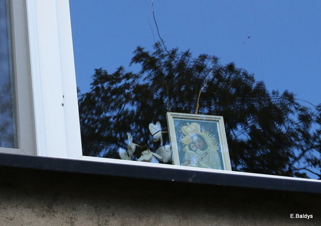 Leszczyńscy strażacy gasili pożar magazynu koło Śmigla (zdjęcia)