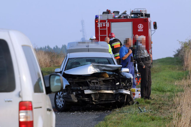 Kraksa pomiędzy Drzeczkowem a Popowem Wonieskim (zdjęcia)