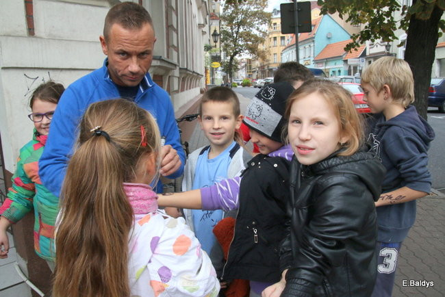 ADAM SKÓRNICKI ŚCIĄŁ WŁOSY (zdjęcia)
