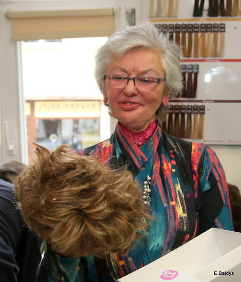 ADAM SKÓRNICKI ŚCIĄŁ WŁOSY (zdjęcia)