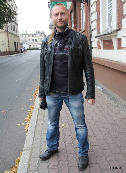 ADAM SKÓRNICKI ŚCIĄŁ WŁOSY (zdjęcia)
