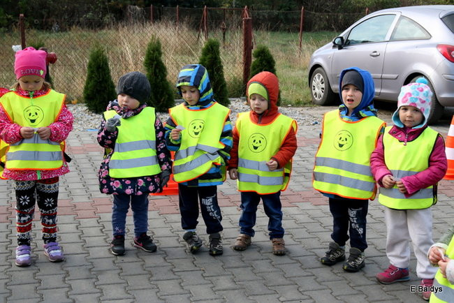 Zabawa z ziemniakami w tle (zdjęcia)