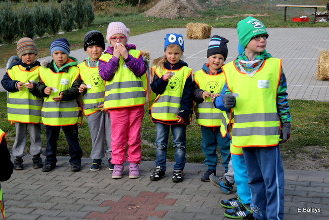 Zabawa z ziemniakami w tle (zdjęcia)