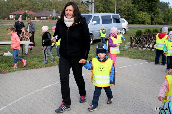 Zabawa z ziemniakami w tle (zdjęcia)