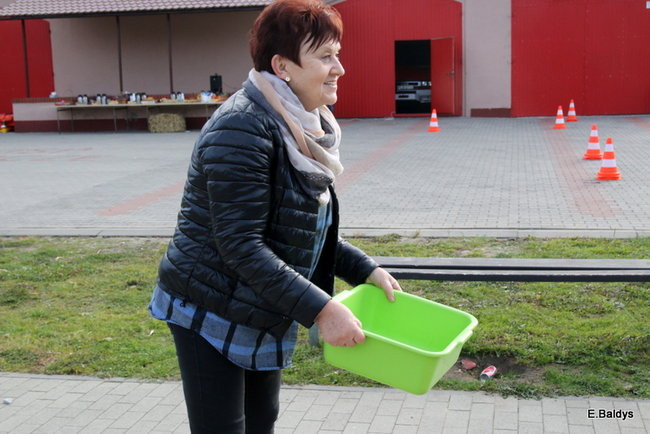 Zabawa z ziemniakami w tle (zdjęcia)