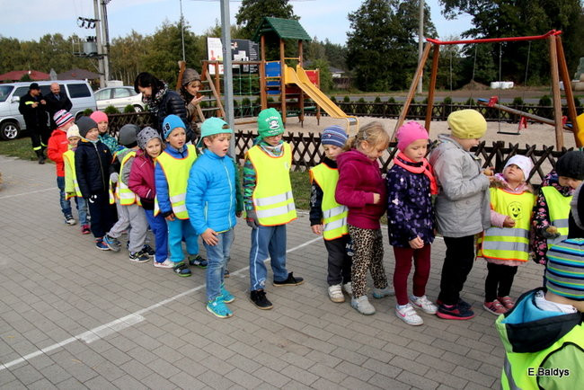 Zabawa z ziemniakami w tle (zdjęcia)
