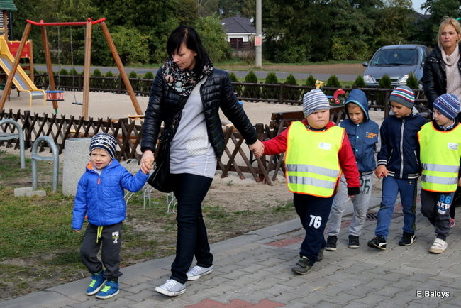 Zabawa z ziemniakami w tle (zdjęcia)