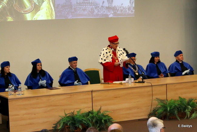 Wyższa Szkoła Humanistyczna rozpoczęła nowy rok akademicki (zdjęcia)