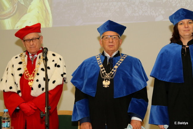 Wyższa Szkoła Humanistyczna rozpoczęła nowy rok akademicki (zdjęcia)