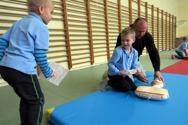 Mali specjaliści od ratowania ludzi (zdjęcia i wideo)