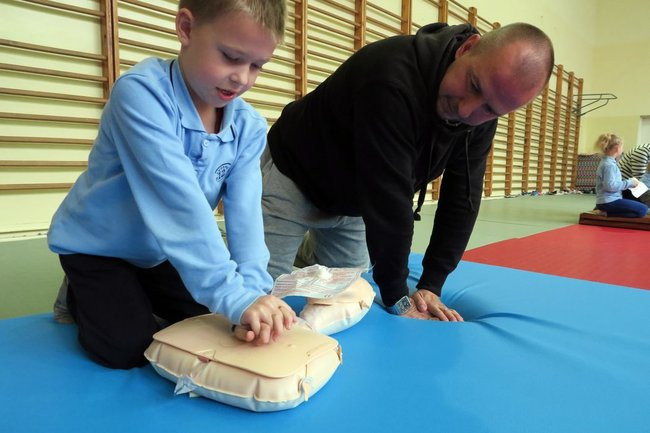 Mali specjaliści od ratowania ludzi (zdjęcia i wideo)