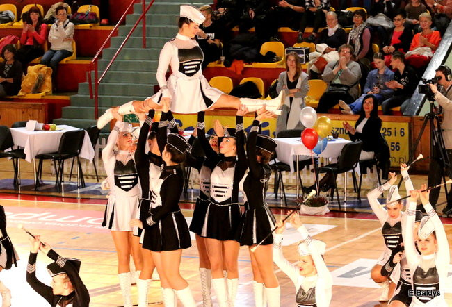 Widowiskowe tańce w Trapezie (zdjęcia)