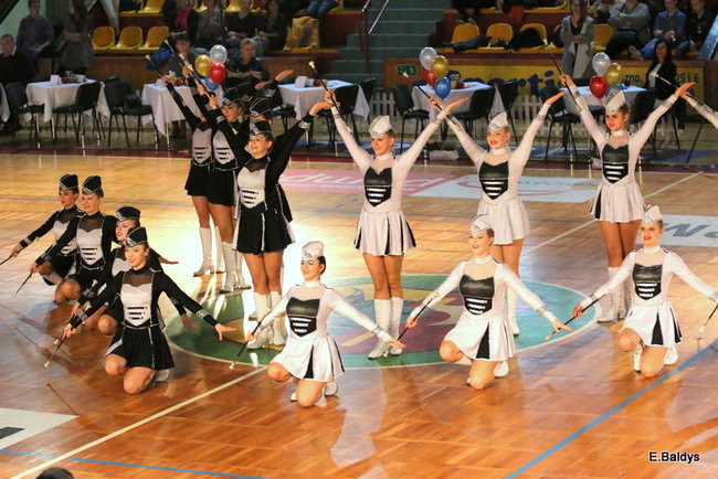 Widowiskowe tańce w Trapezie (zdjęcia)