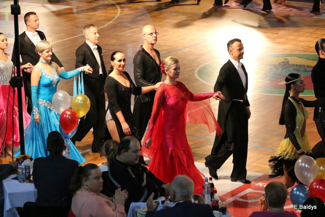 Widowiskowe tańce w Trapezie (zdjęcia)