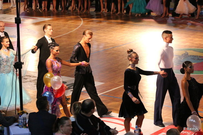 Widowiskowe tańce w Trapezie (zdjęcia)