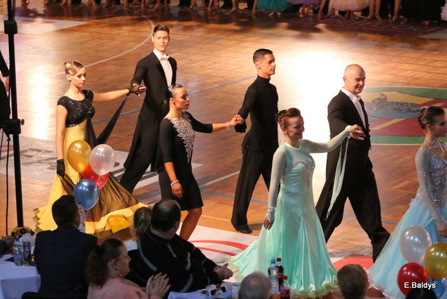 Widowiskowe tańce w Trapezie (zdjęcia)