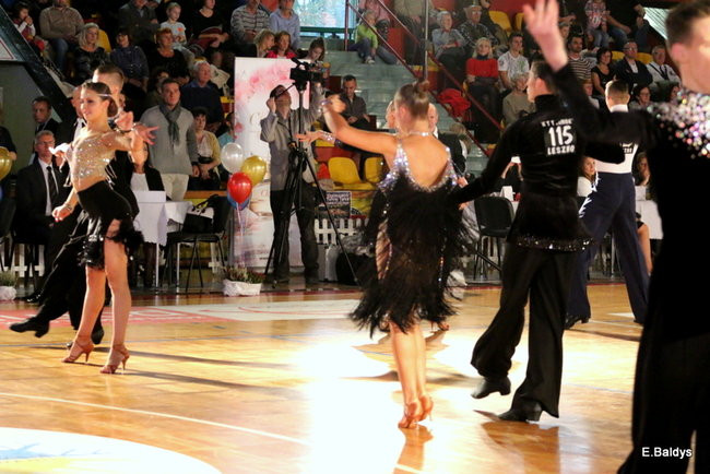 Widowiskowe tańce w Trapezie (zdjęcia)