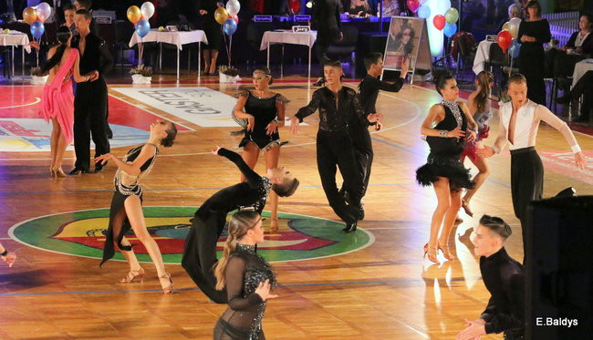 Widowiskowe tańce w Trapezie (zdjęcia)