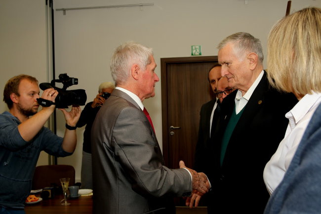 Złączeni filatelistyczną pasją (zdjęcia)