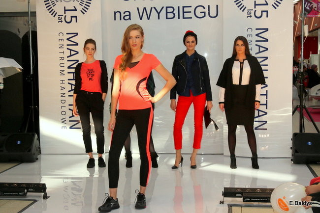 Tort na 15-lecie CH Manhattan (zdjęcia)